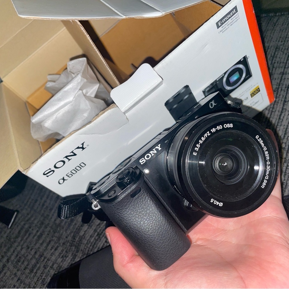Sony x 6000